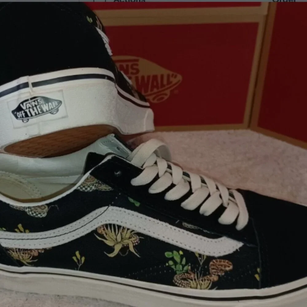 Vans Men's 7.5/Women's 9 Old Skool Desert Snake Black/White Suede VN0A5KRFB02